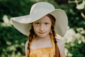 rudowłosa mała modelka