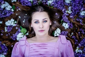 Portret - kobieta w lawendzie